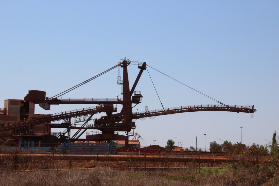 Picture Loader on the BHP Iron Ore tour in Port Hedland